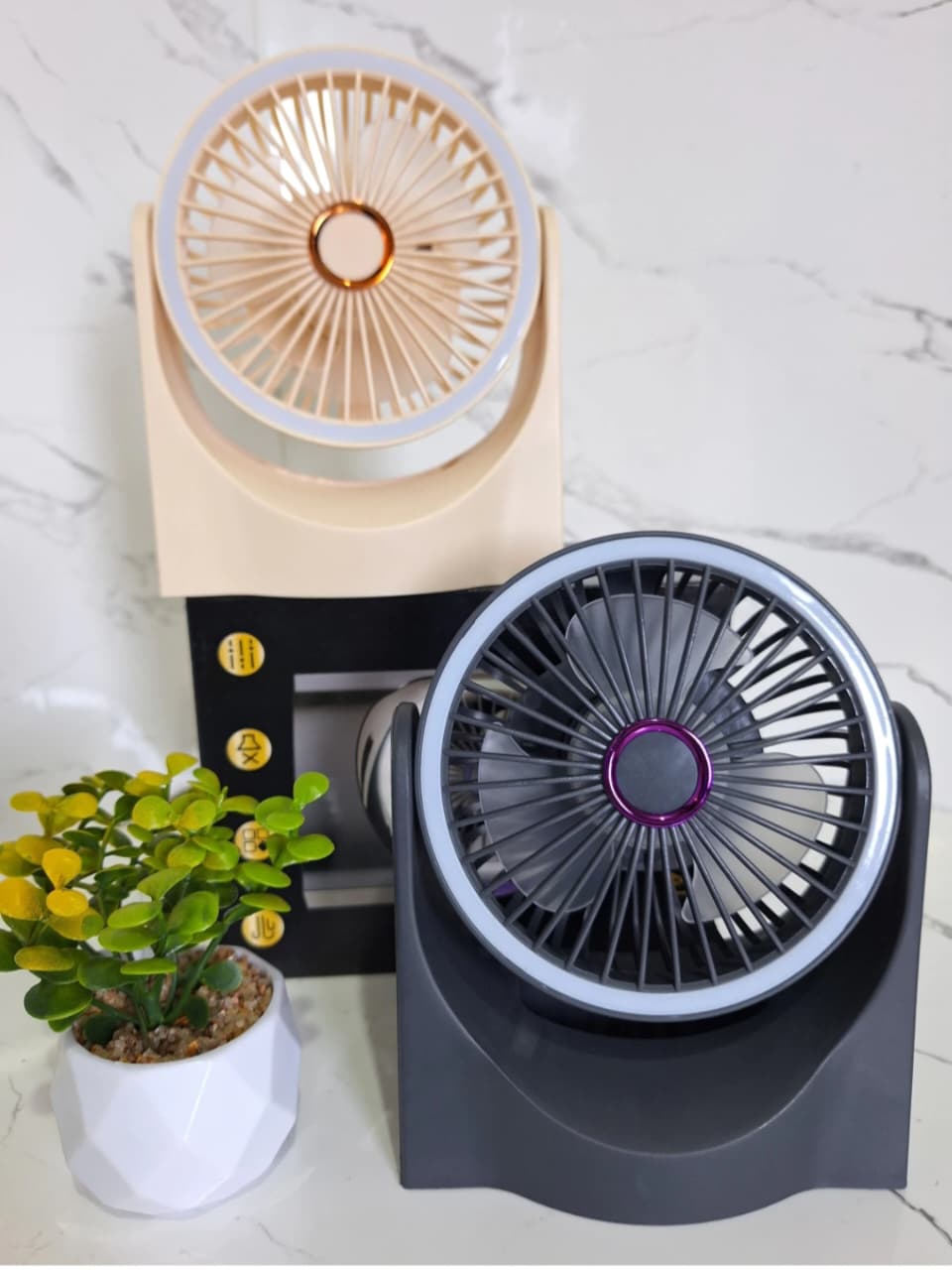 Mini ventilador recargable con luz
